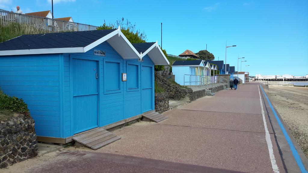 The Sandrock Clacton-on-Sea Bagian luar foto