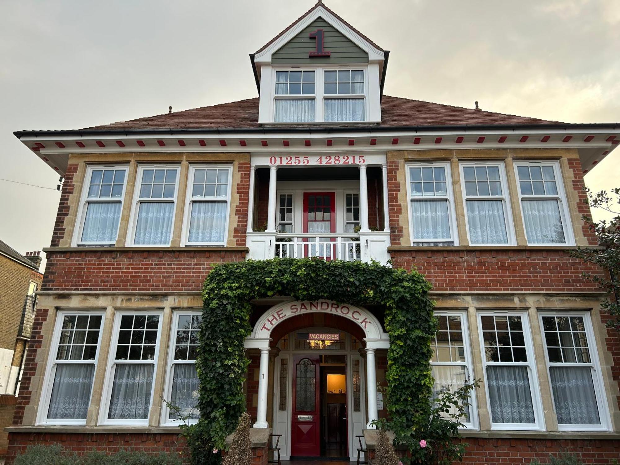 The Sandrock Clacton-on-Sea Bagian luar foto