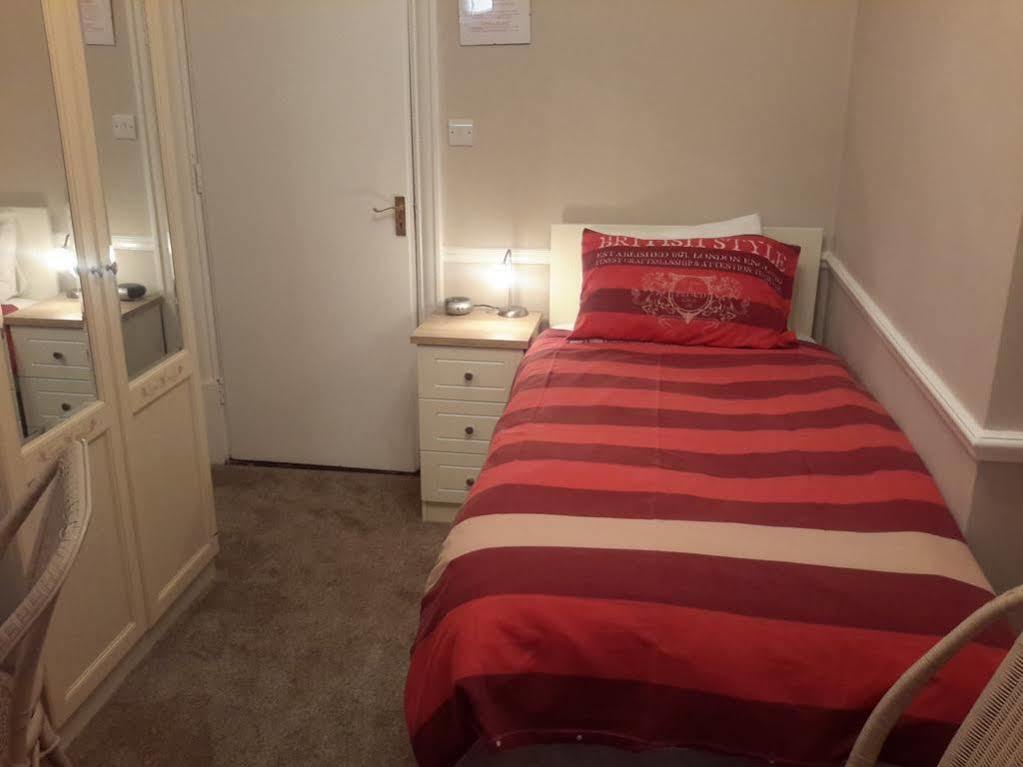 The Sandrock Clacton-on-Sea Bagian luar foto