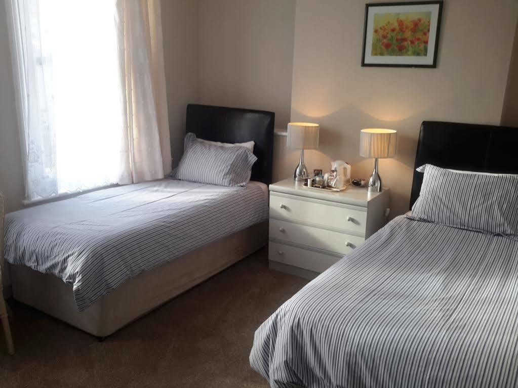 The Sandrock Clacton-on-Sea Bagian luar foto
